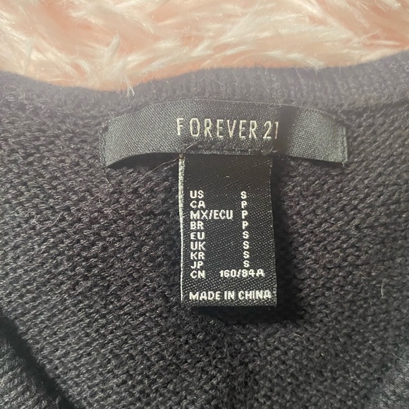 Oversized Black and White Argyle Vest - Picture 3 of 3